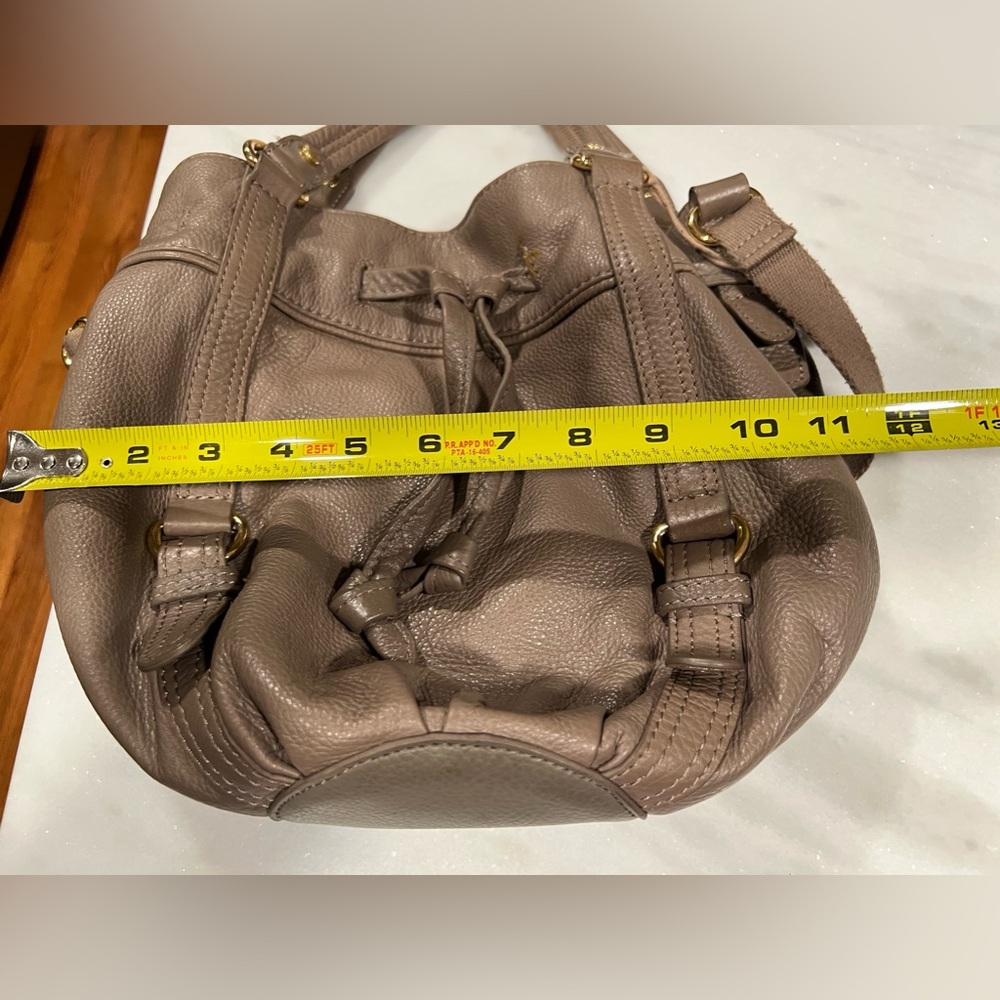 The Sak Gray/Taupe Leather Cinch Crossbody Bag - Picture 13 of 15